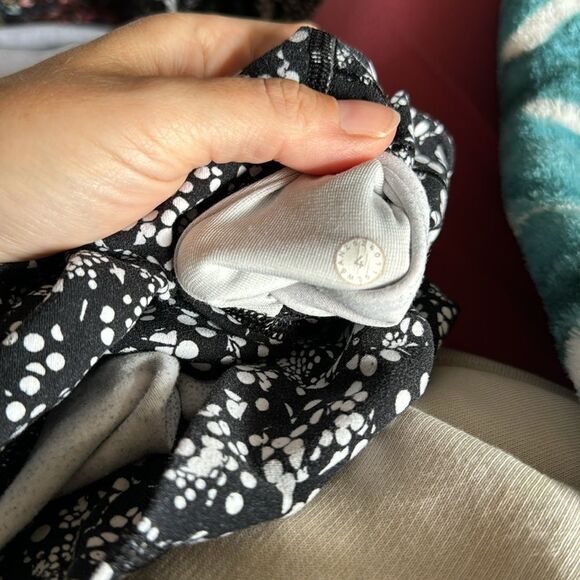 Lululemon Align Crop Leggings Chirasu Black Polkadot Cropped Pant Polka Dots 4 - Picture 8 of 8